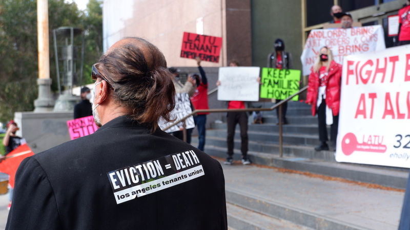 Tracy Rosenthal (book author and LA Tenants Union co-founder), alongside Damian Dempsey (PhD, Scottish housing policy), Ruth Gilbert (trade union organiser), Neil Gray (writer/researcher) and Rosie Hampton (researcher/campaigner).